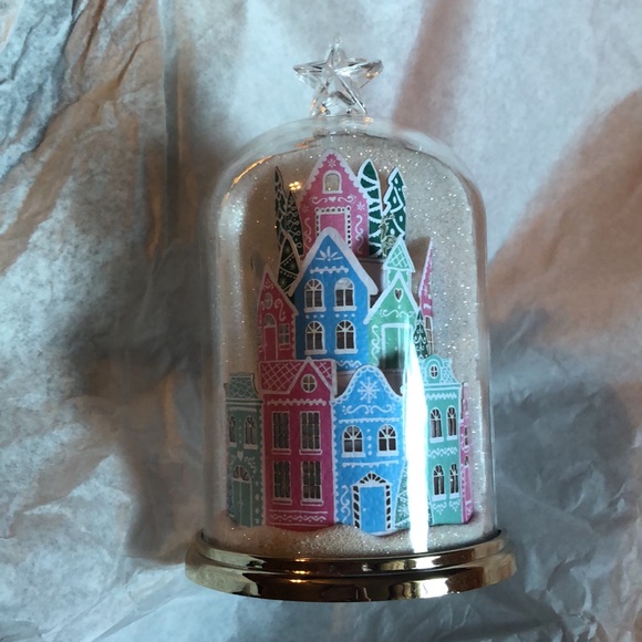 Bath & Body Works Holiday Village Cloche Nightlight Wallflowers Fragrance Plug. - Picture 3 of 11